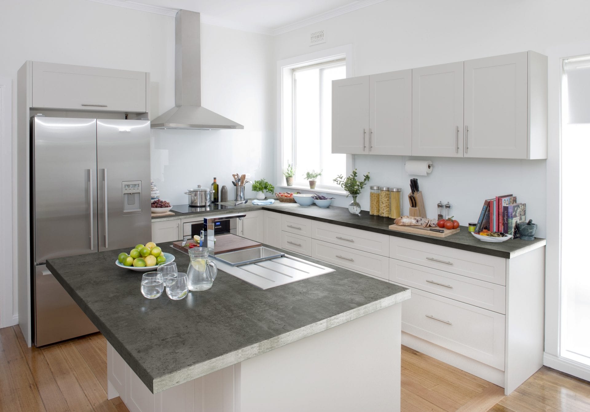An elegant and luxurious Topform Urban Stone laminate kitchen worktop